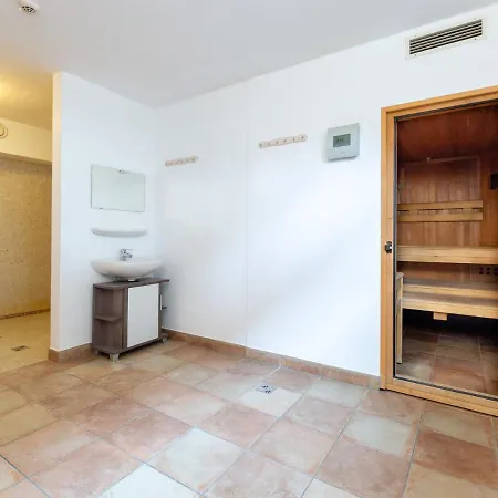 With Beautiful View And Sauna, Near Zell Am See & Kaprun *